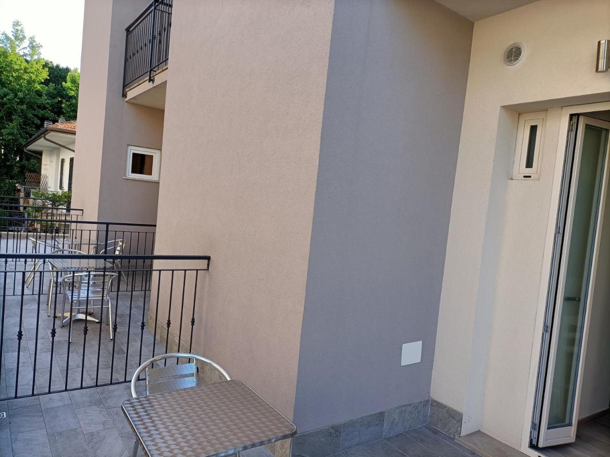 Hotel Bed&Book Rimini Exterior foto